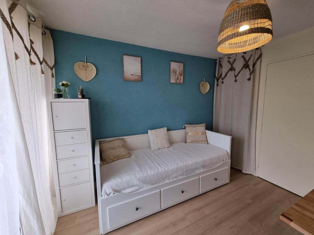 Appartement Studio cabine refait à neuf à 3 minutes à pied de la plage à Le Grau-du-Roi Extérieur photo