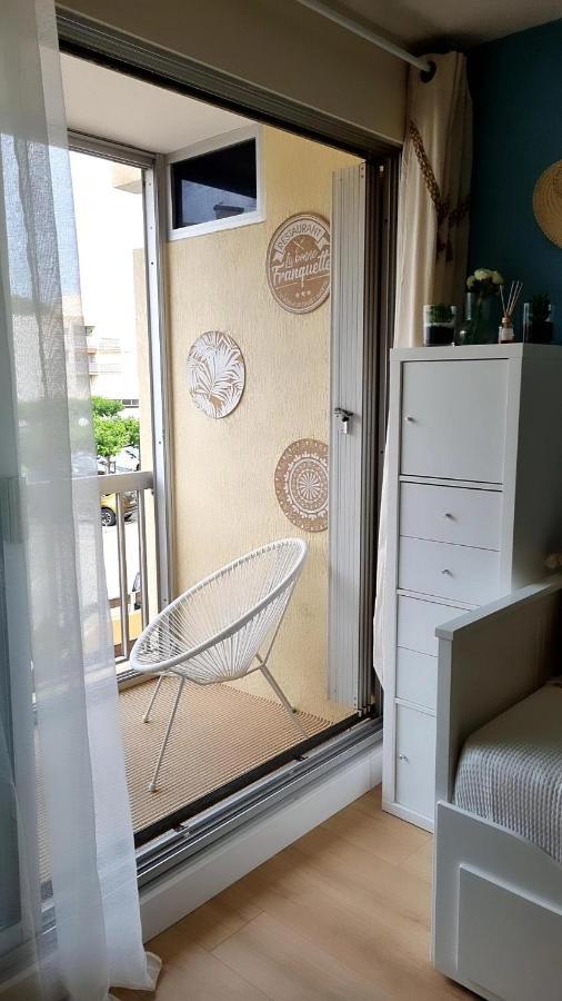 Appartement Studio cabine refait à neuf à 3 minutes à pied de la plage à Le Grau-du-Roi Extérieur photo