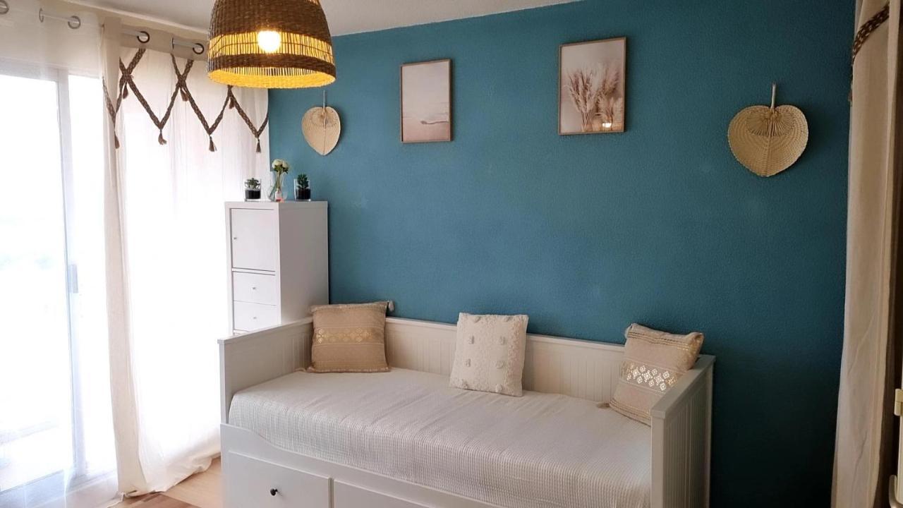 Appartement Studio cabine refait à neuf à 3 minutes à pied de la plage à Le Grau-du-Roi Extérieur photo