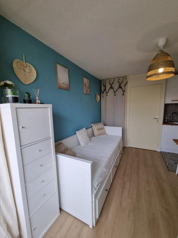 Appartement Studio cabine refait à neuf à 3 minutes à pied de la plage à Le Grau-du-Roi Extérieur photo