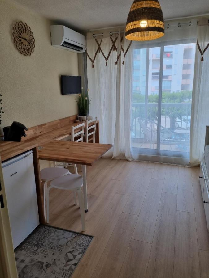 Appartement Studio cabine refait à neuf à 3 minutes à pied de la plage à Le Grau-du-Roi Extérieur photo