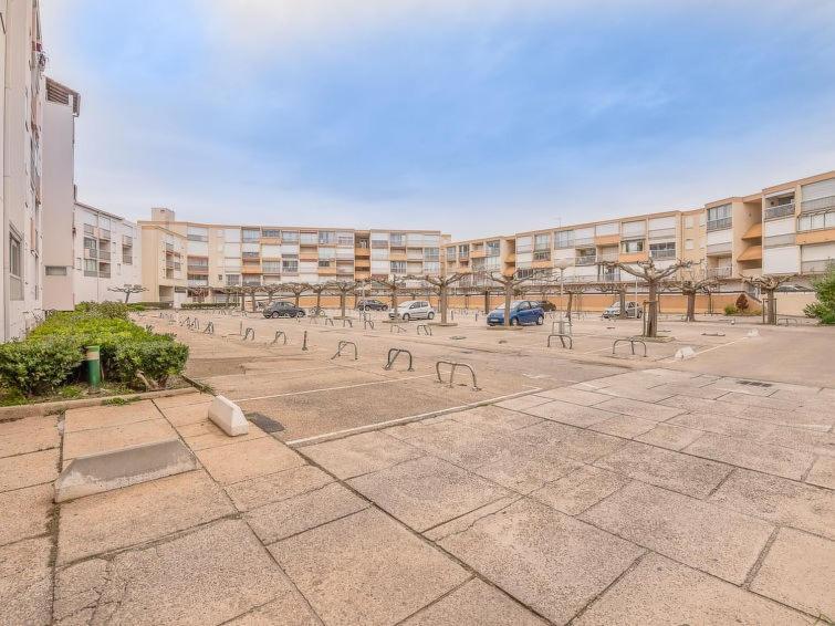 Appartement Studio cabine refait à neuf à 3 minutes à pied de la plage à Le Grau-du-Roi Extérieur photo